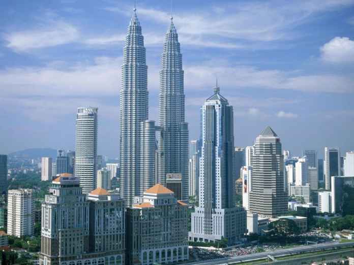 Petronas Twin Tower - Kuala Lumpur's Crown Jewel