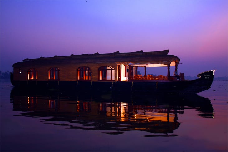 A night in the houseboat