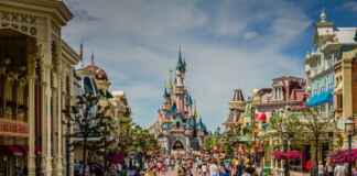 Disney land Paris reopens